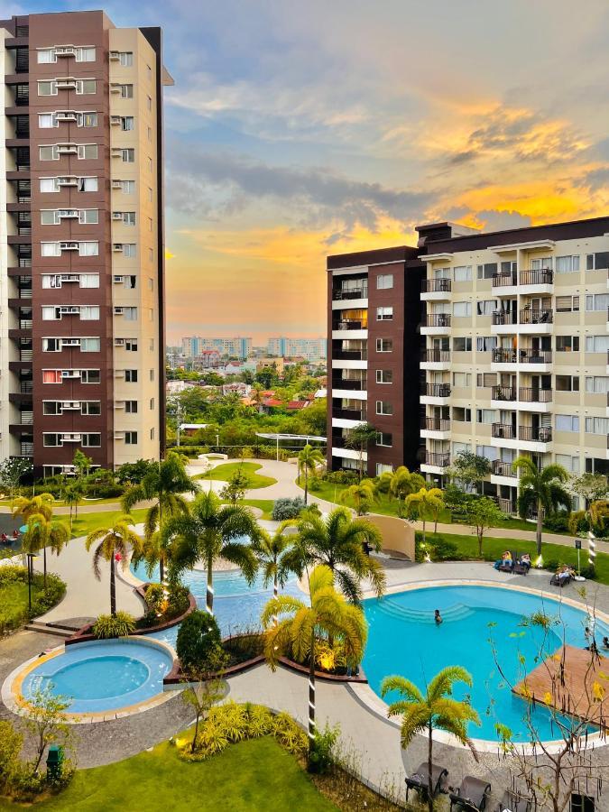 * *P Fantastic 2Br Option For 8 Apartment Iloilo City Exterior photo